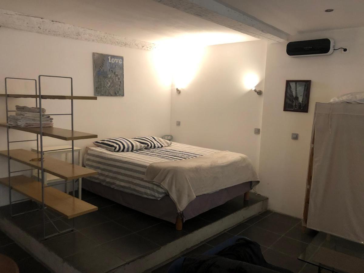 Studio centre ville proche gare avec cour privée Carcassonne Esterno foto